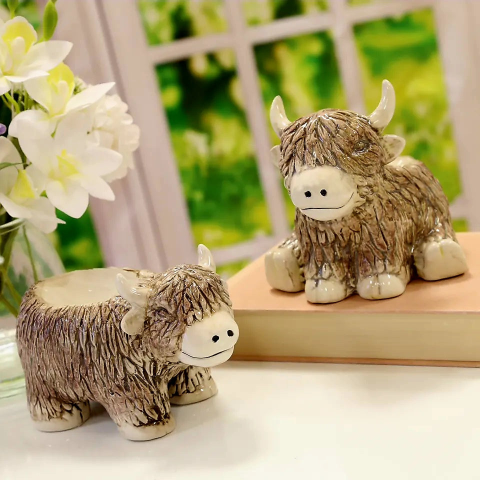 Sitting Highland Cow Melter